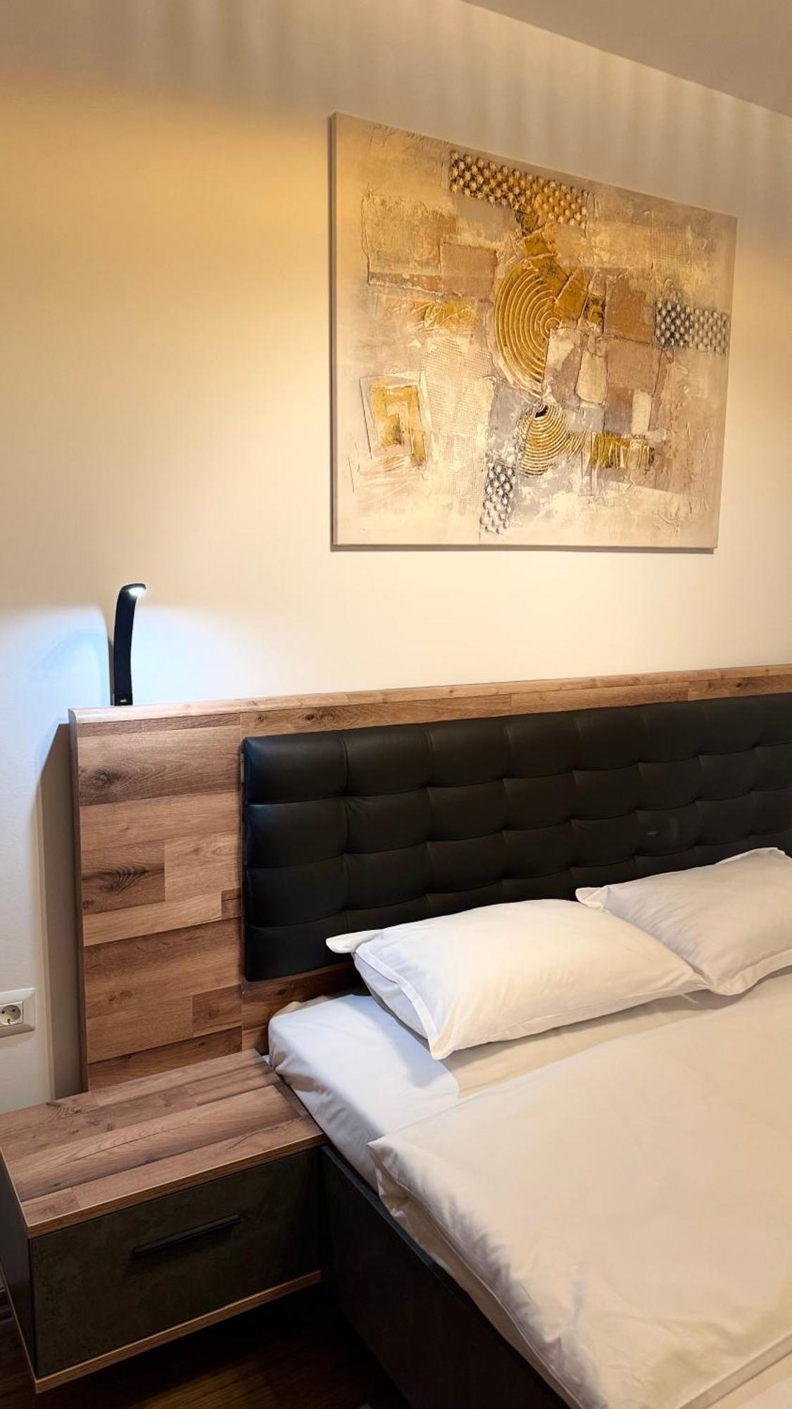 Busteni Mountain View Suites By The River - Ev Plug Habitación foto