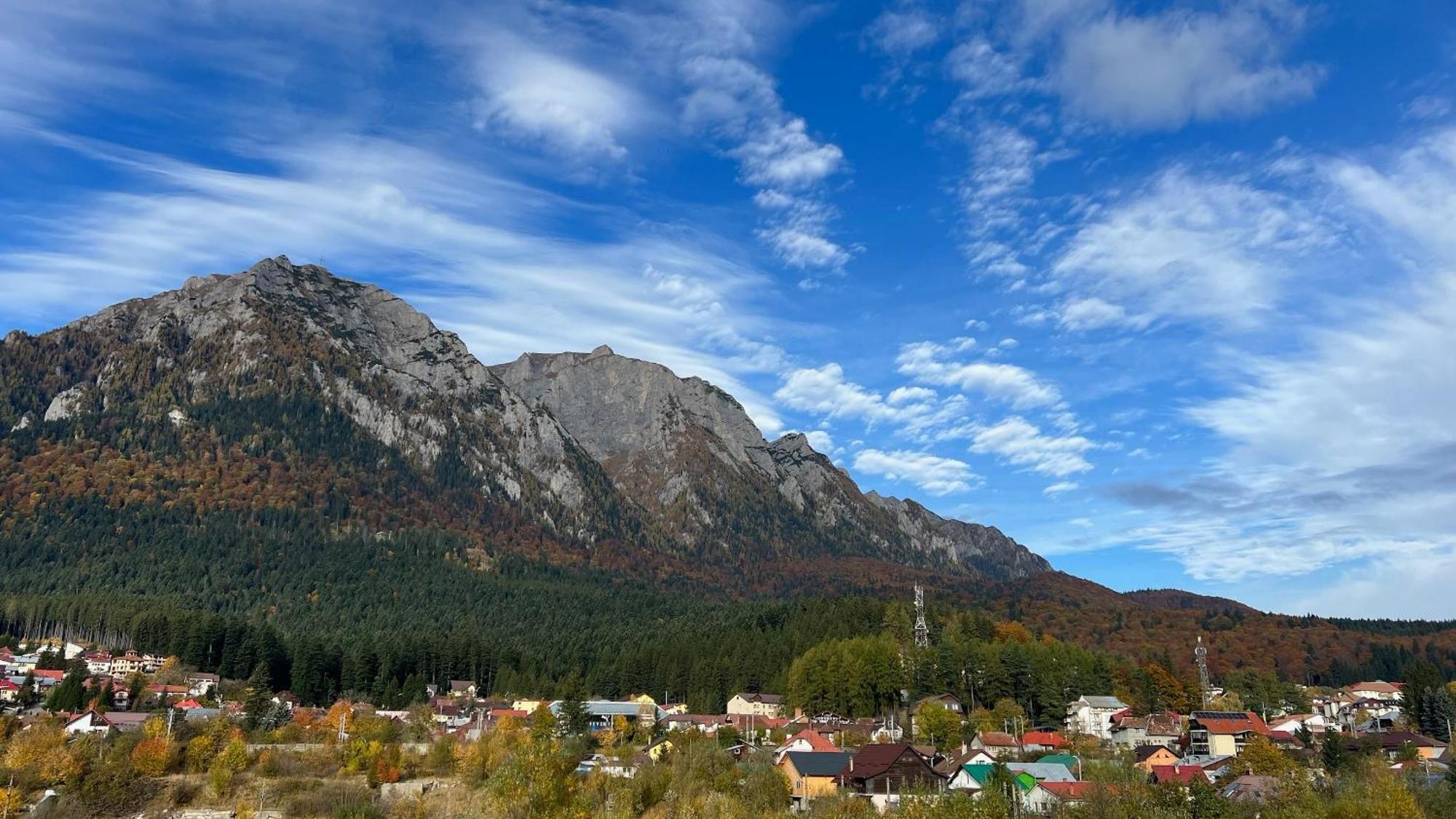 Busteni Mountain View Suites By The River - Ev Plug Exterior foto